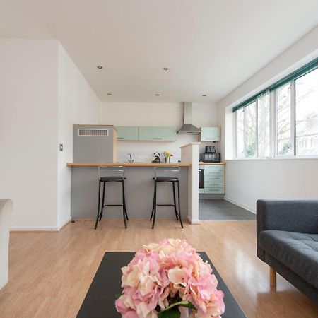 Modern Luxury Apartment By Bow Road Station Londres Exterior foto